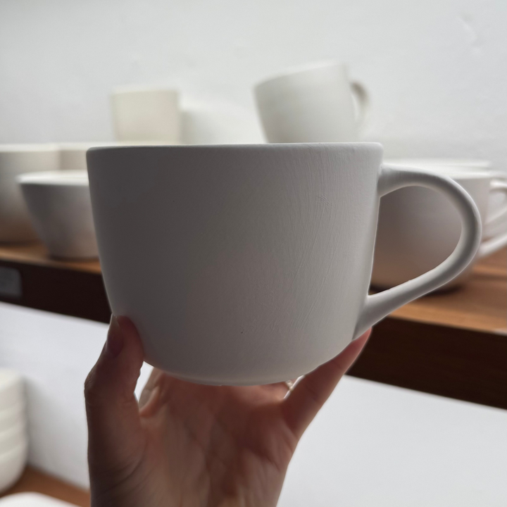 Große Kaffee-Tasse mit Henkel